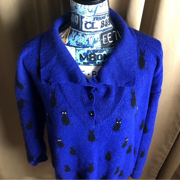 Lady Lilly Vintage Knit Collared Sweater with Black Cat Print and Gem Eyes - Picture 3 of 12